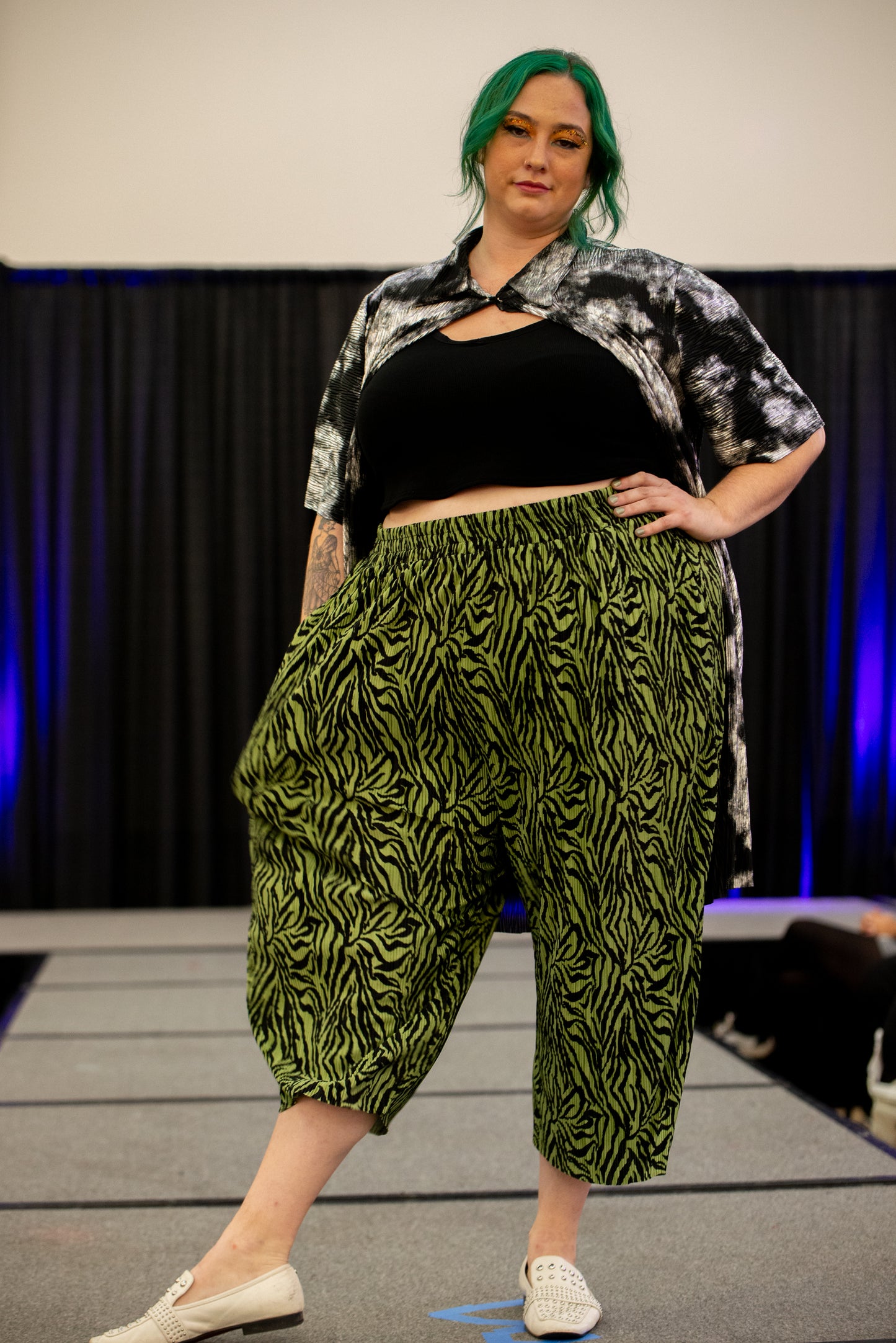 Knock Out Green Zebra Pleated Elyse Pants