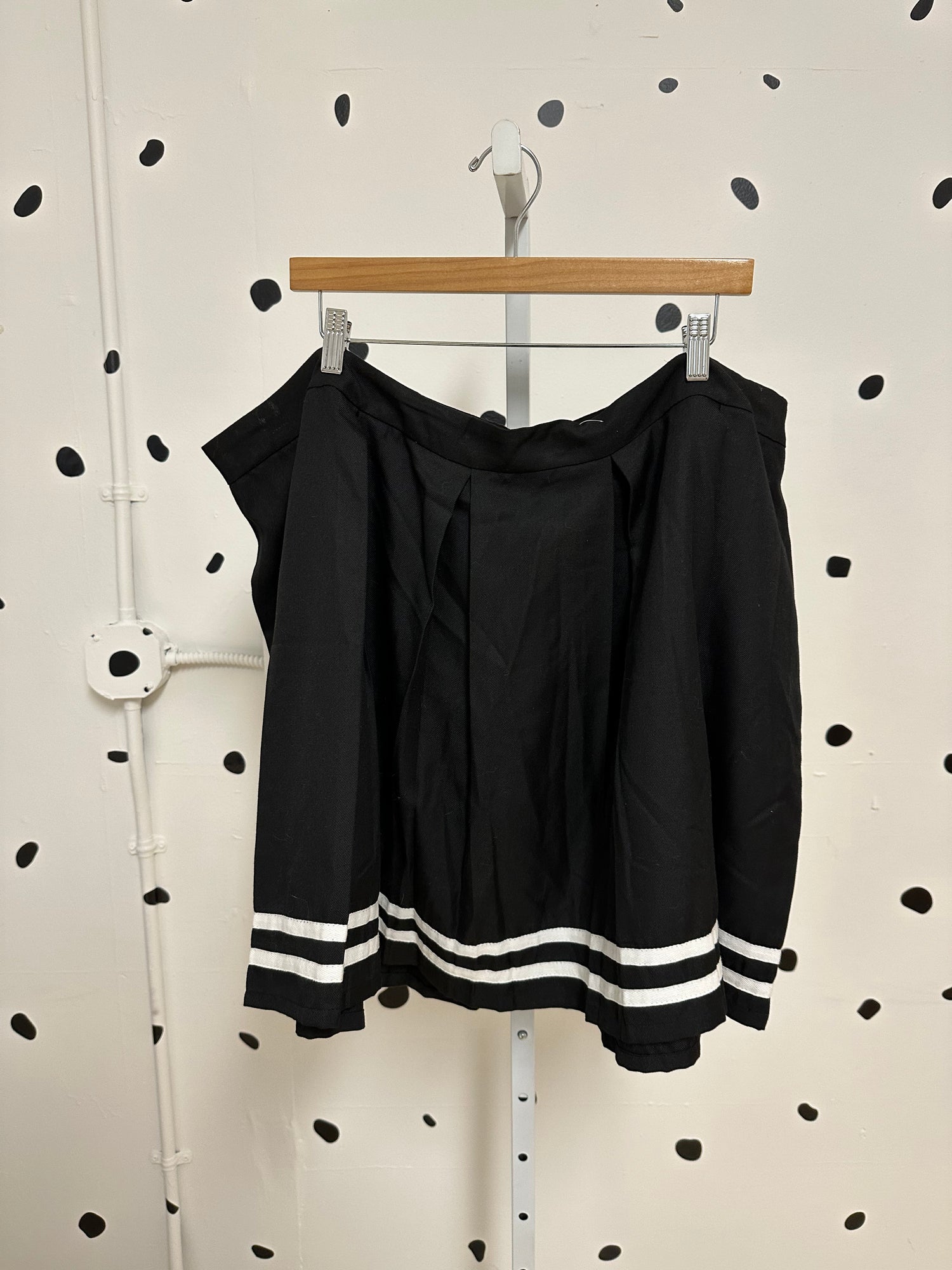 Hot Topic- 4- Pleated Mini Skirt