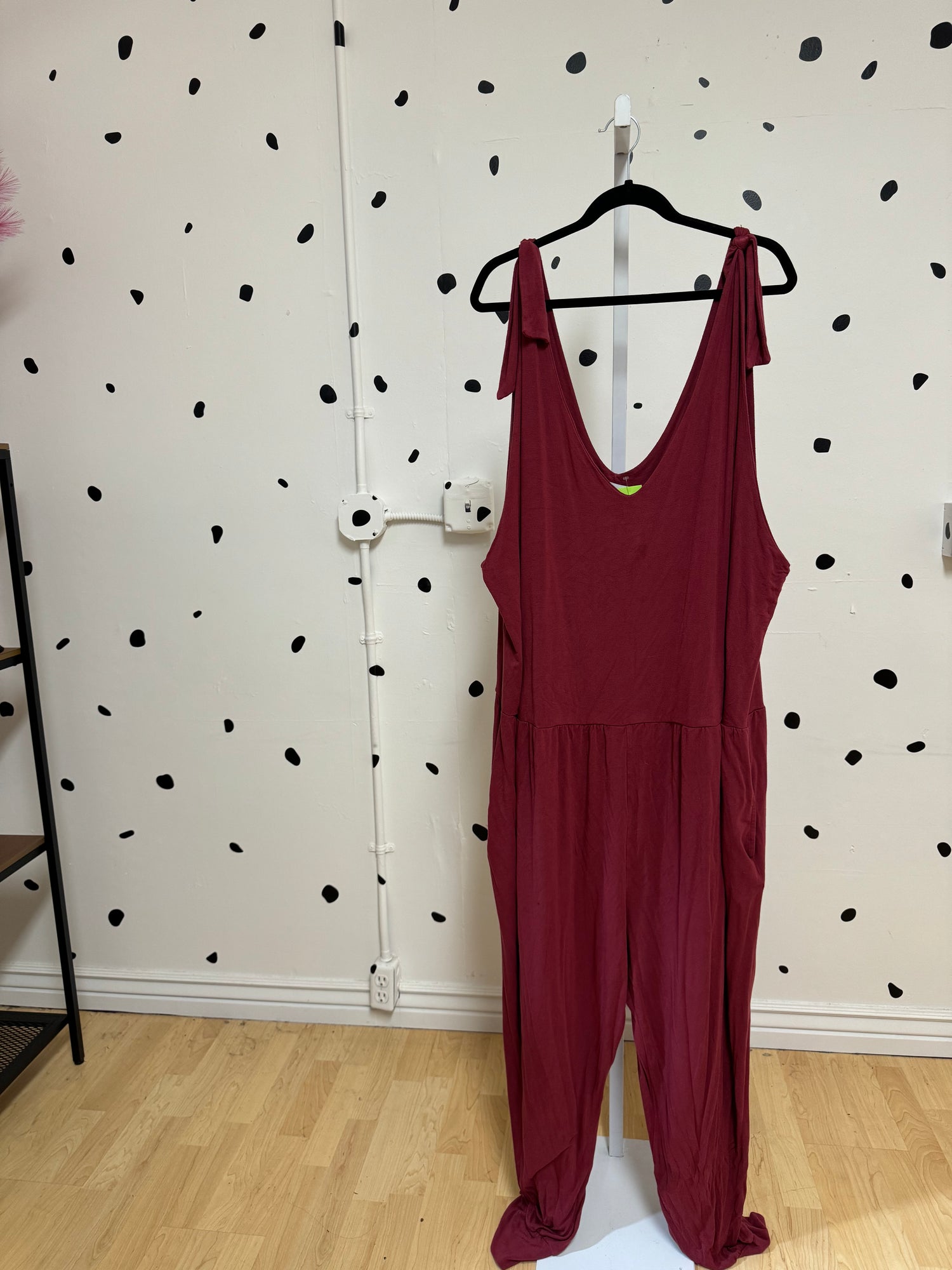 Mettamade- ~4Xish- Raspberry Romper