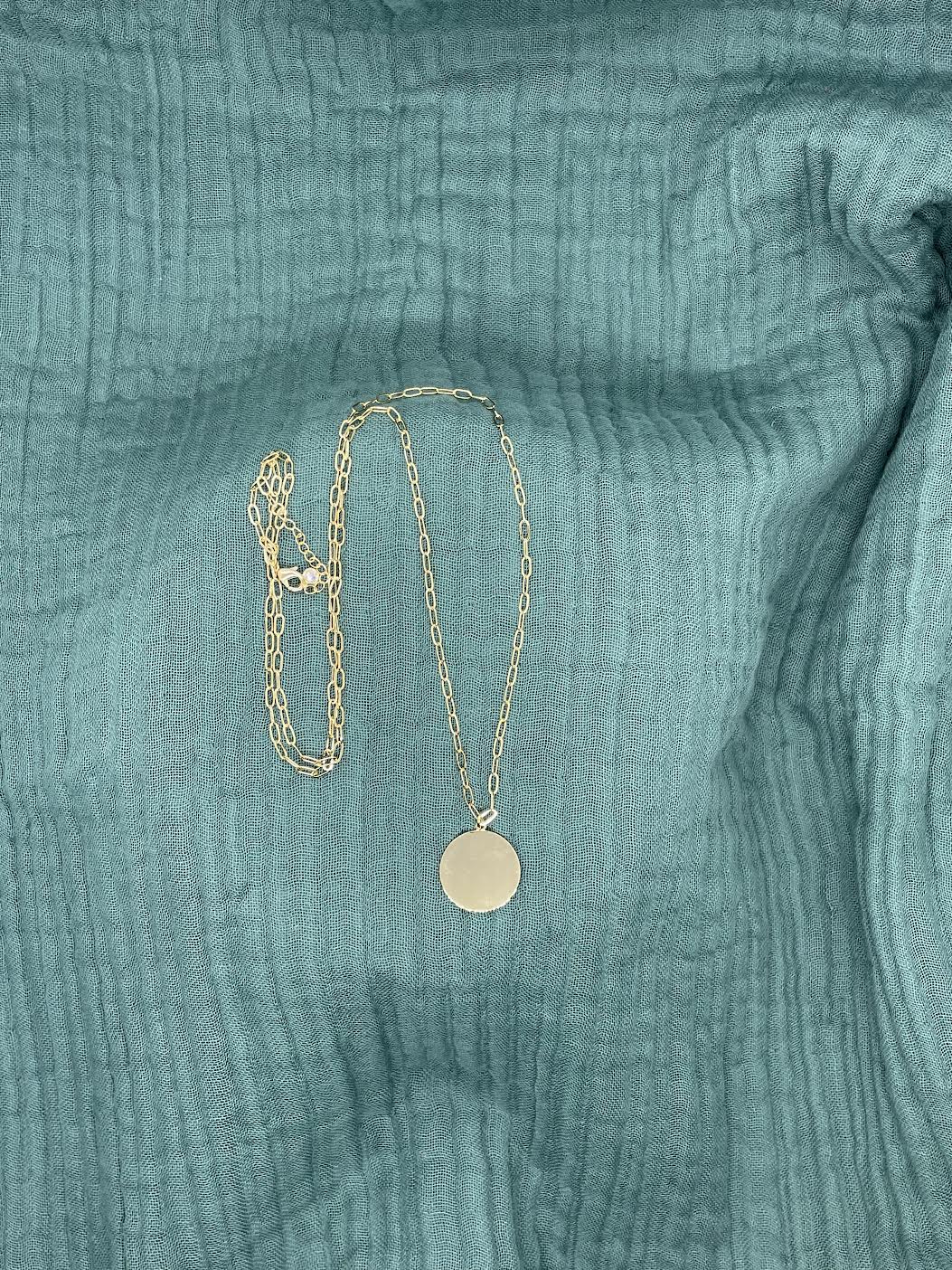 Simple Gold Pendant Necklace